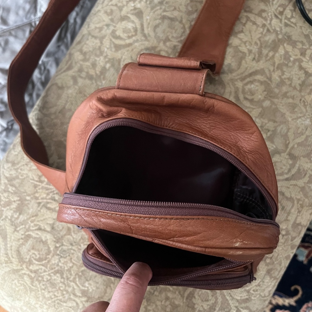 Vintage Leather Sling bag crossbody - Picture 5 of 5